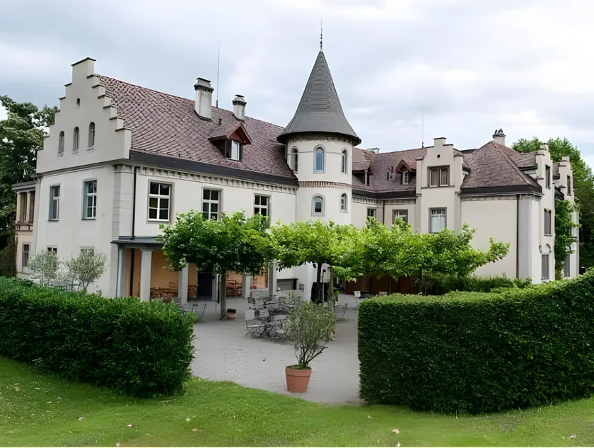 Schloss Brunnegg - Image 1