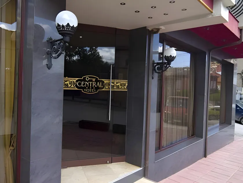 Hotel Central - Image 1