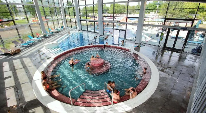 Budapest Hideout in Style with free parking - Luxury Apartment - Image 1