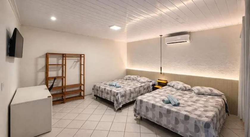 Casa com 02 quartos, Meia Praia - Itapema - Image 1