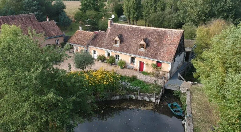 Moulin de la Diversiere, gîtes avec piscine en pleine nature - Image 1