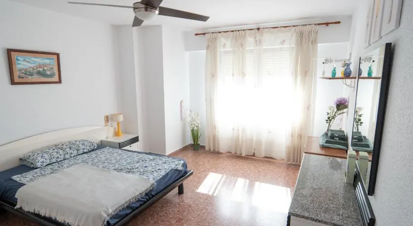 An apartment in Xeraco with 3 bedrooms, located near beach and Gandia - Image 1