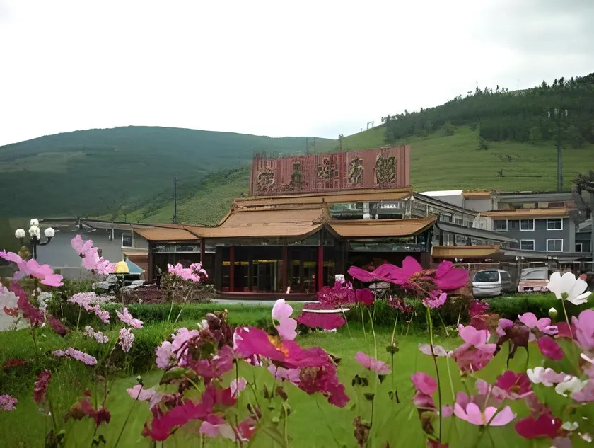 Wutaishan Wufeng Hotel - Image 1