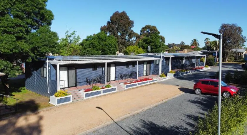 Acacia Caravan Park & Holiday Units - Image 1