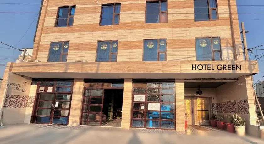 Hotel Green - Image 1