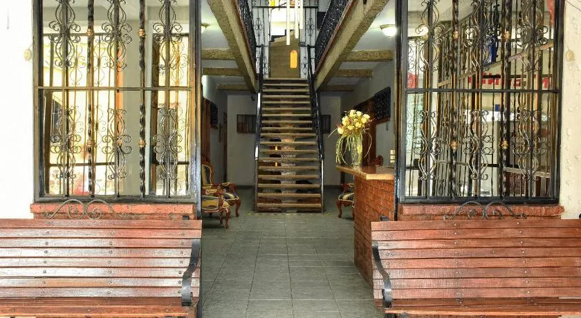 Hotel el Lago 2 - Image 1