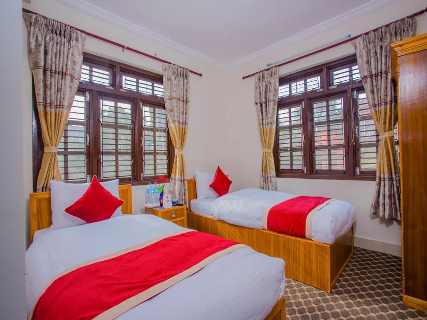 OYO 293 Royal Bouddha Hotel - Image 1