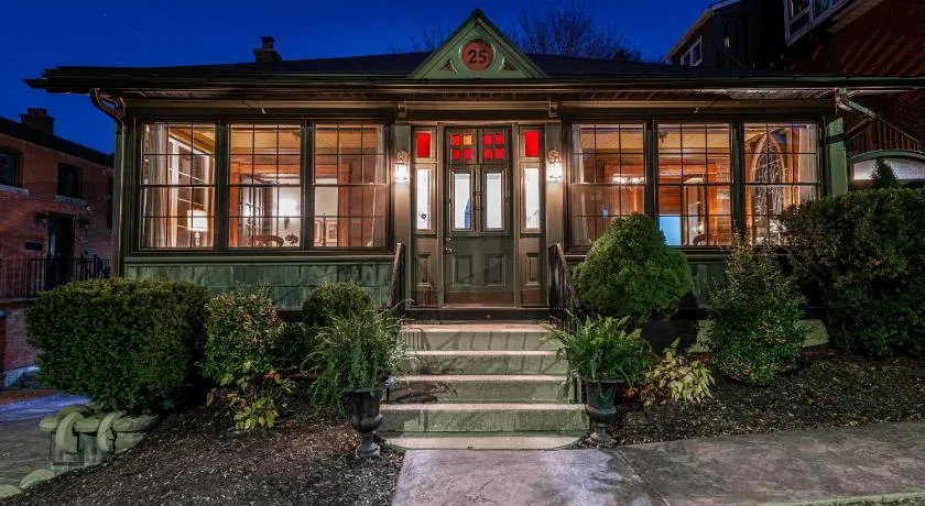 Lake Suite with Sunroom by Henry House Stays - Image 1