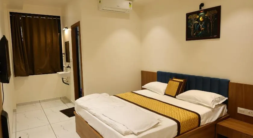 Rajwadi Hotel Inn - Image 1