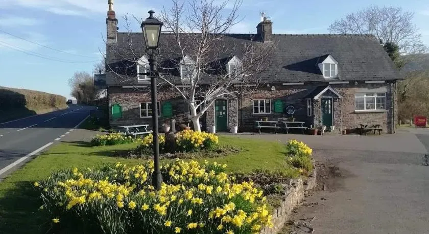 The Old Ford inn - Image 1