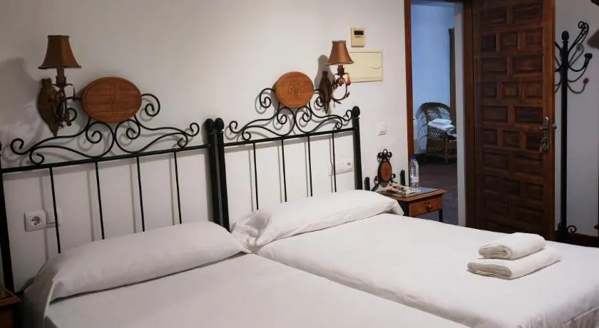 Hostal Casa Inés La Valerosa - Image 1
