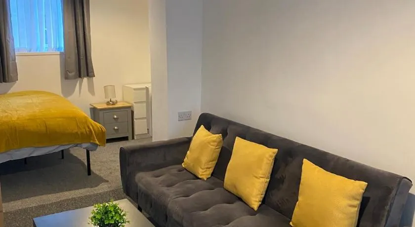 Flat in Clayton Manchester - Image 1