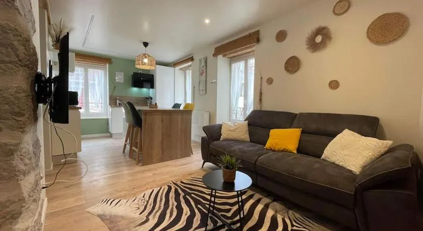 Cosy Jungle Room, évadez vous à Saint Claude - Image 1