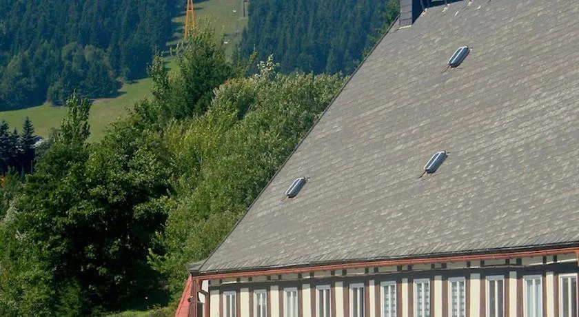 Appartement avec barbecue, jardin et sauna | Vue montagne - Image 1
