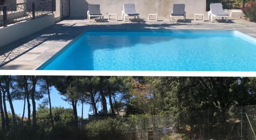 Grande propriété avec Piscine et Terrain de tennis privés - Image 1