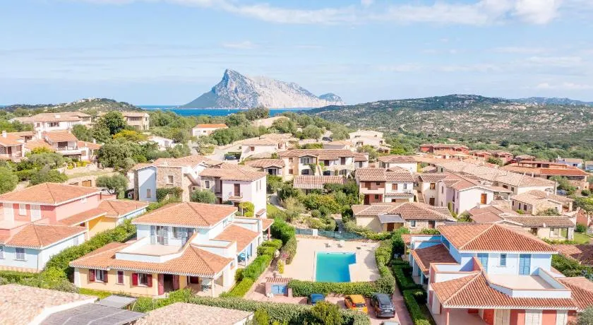 Apartments in Residence with swimming pool in Cala Girgolu - Image 1