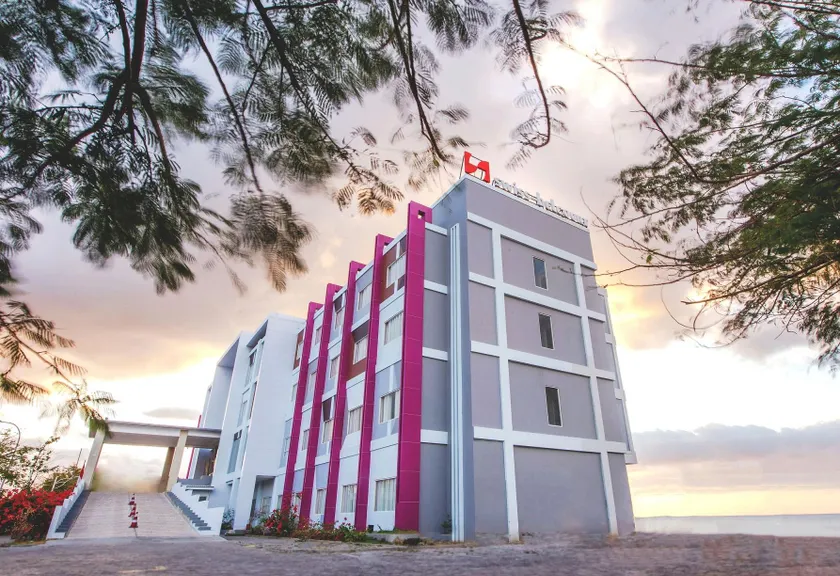 Swiss-Belcourt Kupang - Image 1