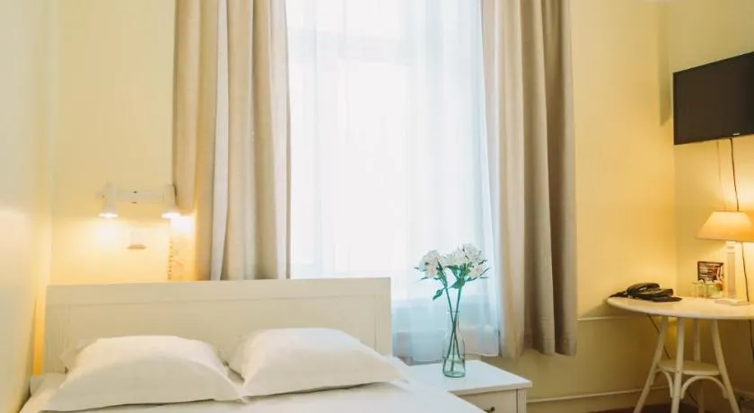Economy Hotel - Image 1