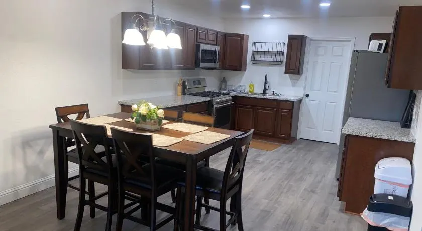 Entire cozy home - Image 1
