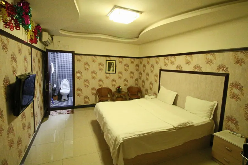 Haikuo Business Hotel - Image 1
