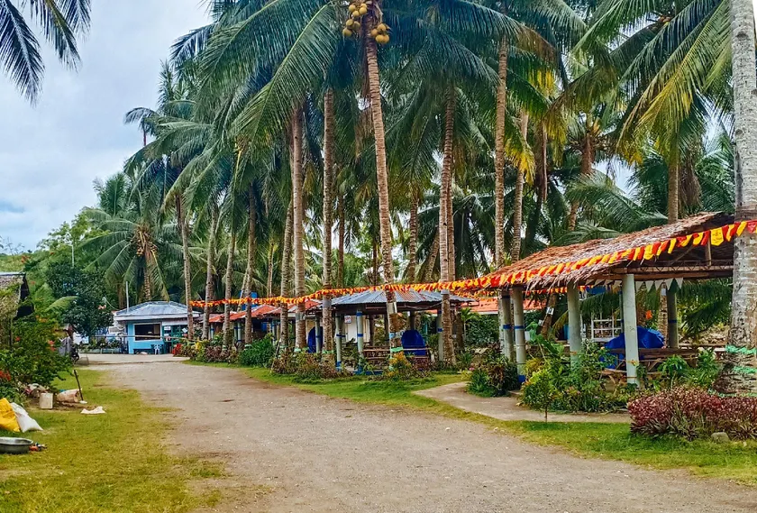 RedDoorz at St Anthony Beach Resort - Image 1