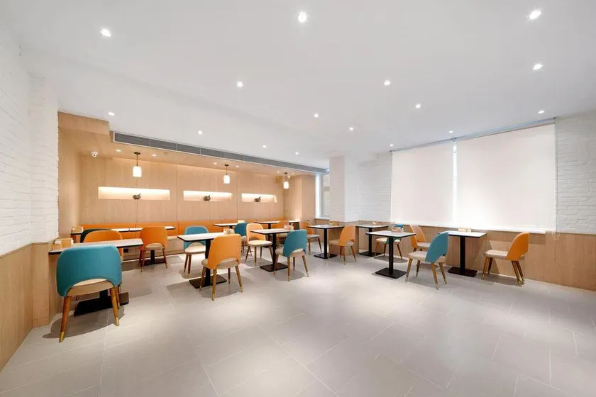 HanTing Premium Hotel (Mudanjiang Pedestrian Street Railway Station) - Image 1