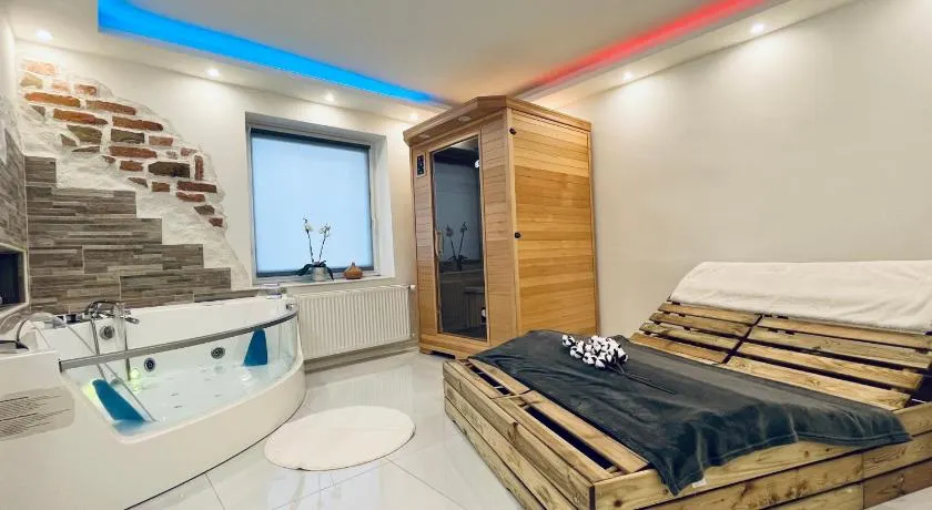 Luxe Apartments - Image 1