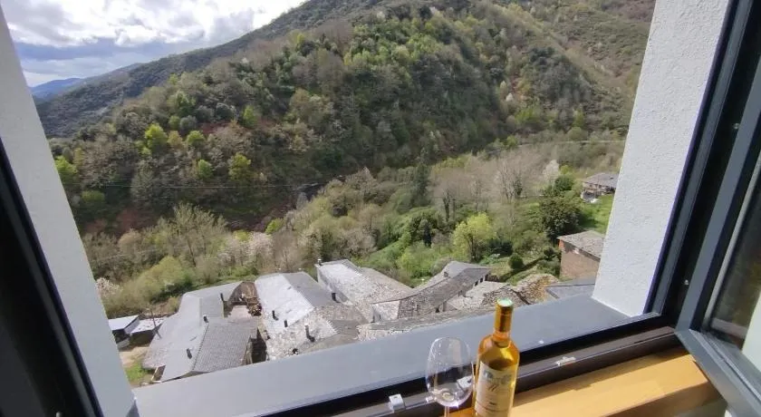 Hotel Zura - Image 1