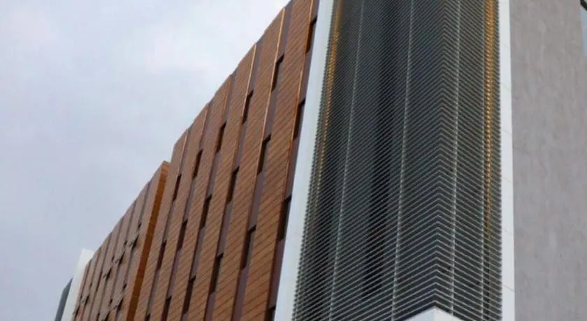 قولدن سكوير طريق الرياض Golden Square Riyadh Road - Image 1