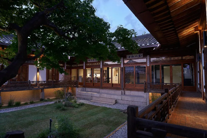 Nostalgia Hanok Hotel - Image 1