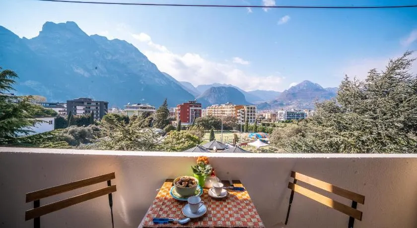 Entire flat, 1 minute walk from lake of Garda - Image 1