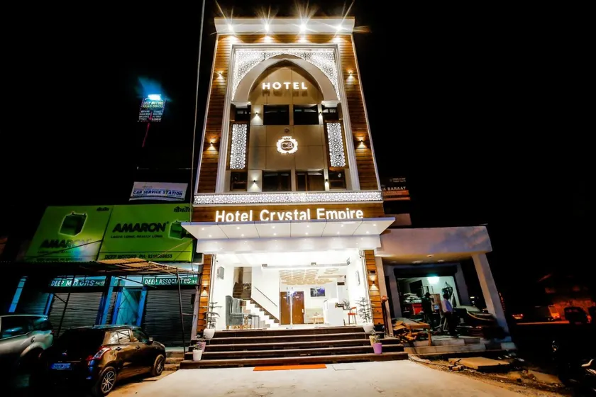 hotel crystal empire - Image 1