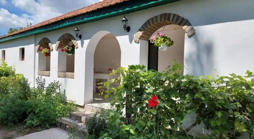 EVA HOUSE - Image 1