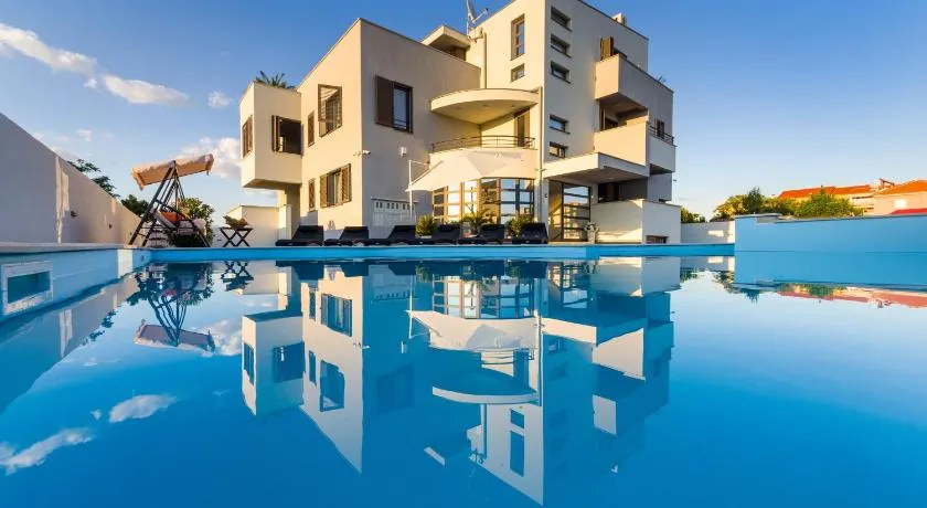 Apartments Menalo - Image 1