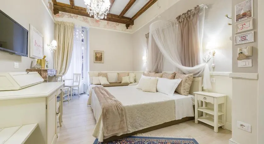 Vecchia Verona Rooms & Apartments - Image 1