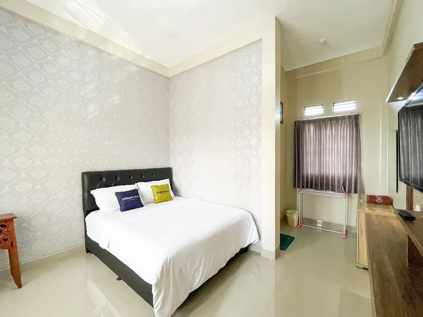 Urbanview Syariah Hotel Kanigara Batu - Image 1