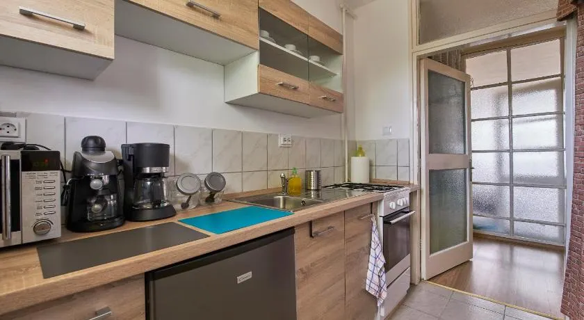 LEM Suburban Apartment - Image 1