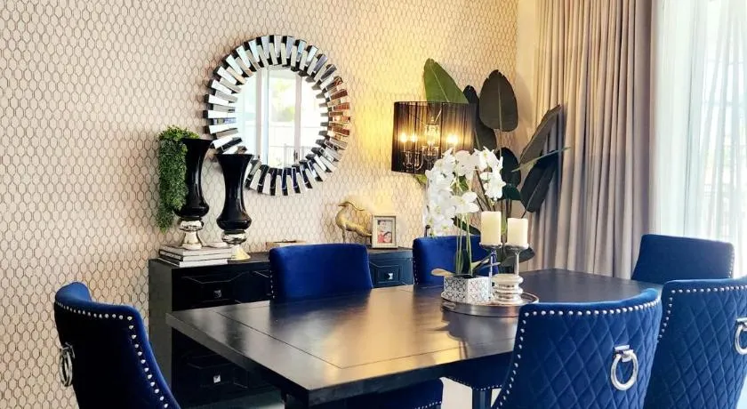 Modern Luxe Retreat Brisbane - Image 1