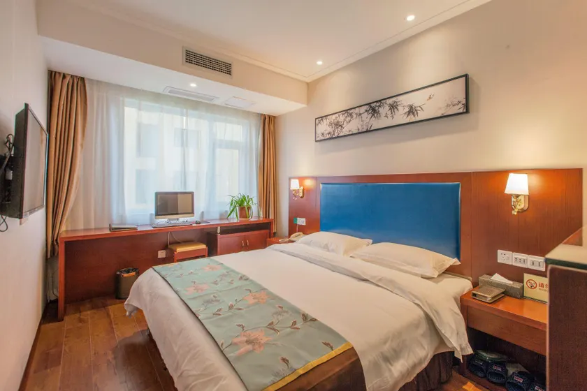 Floral Hotel · Xianning Hot Spring Valley - Image 1