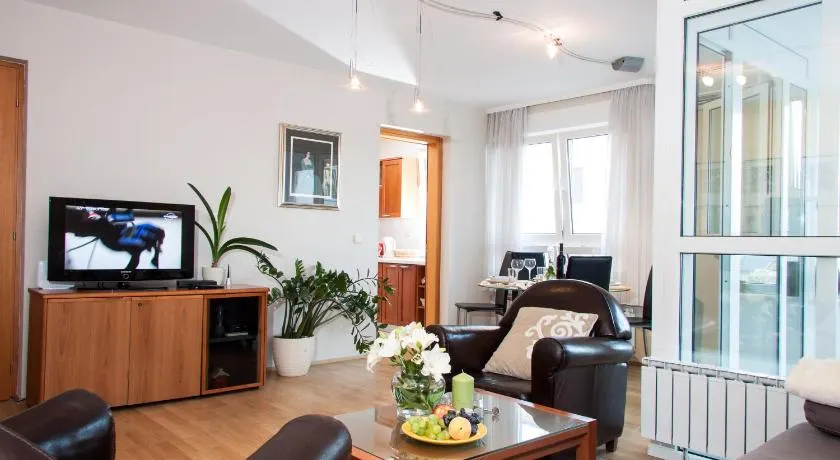 Apartment Avenue - Image 1