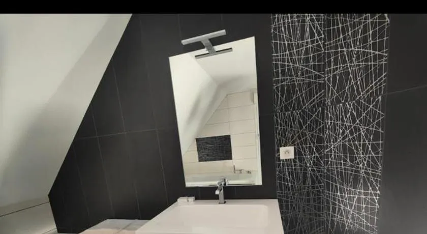 Belle chambre et salle de bain privée - Image 1
