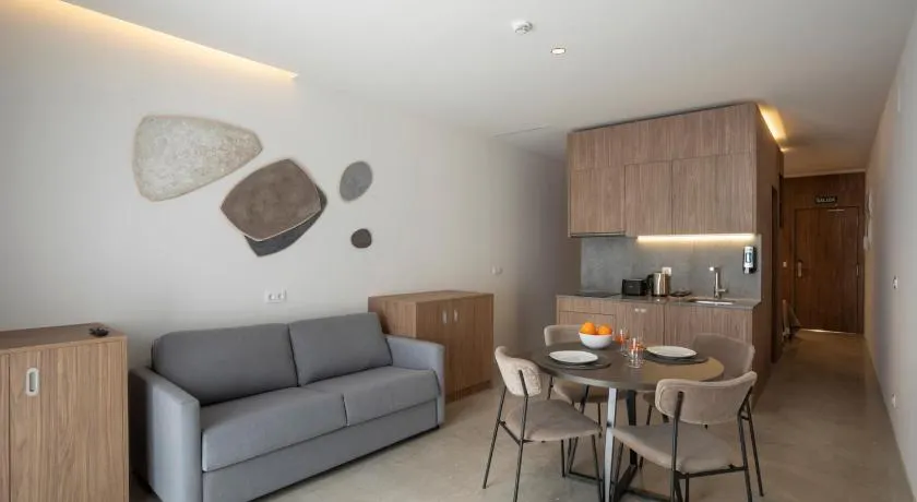 Mon Suites Dau - Image 1