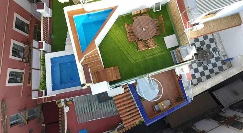 Casa con piscina junto catedral de sevilla - Image 1