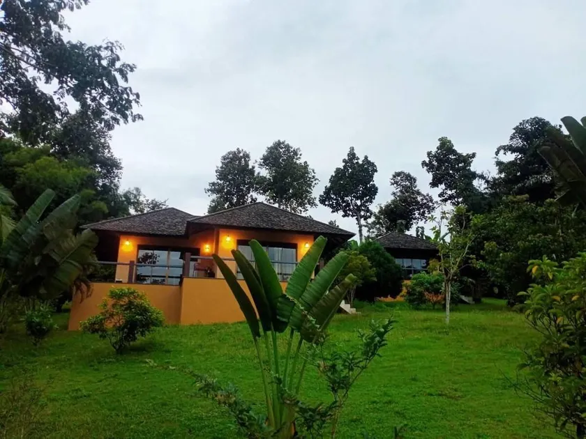 Private Lake Retreat Maerim Chiang Mai - Image 1