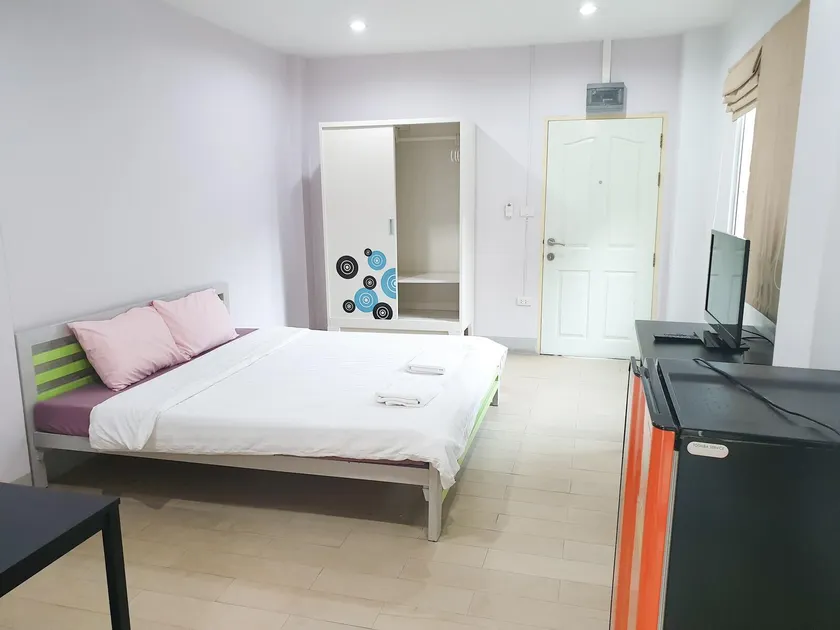 Chawalee 1 bed with fan 01 - Image 1