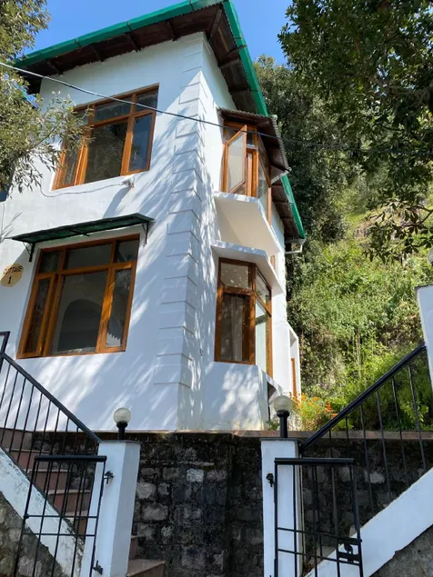 HillNesst -Private 3-Bedroom Mountain Home in Bhowali - Image 1