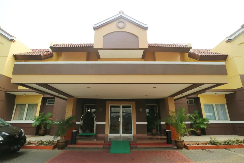 Hotel Permata Bandara - Image 1
