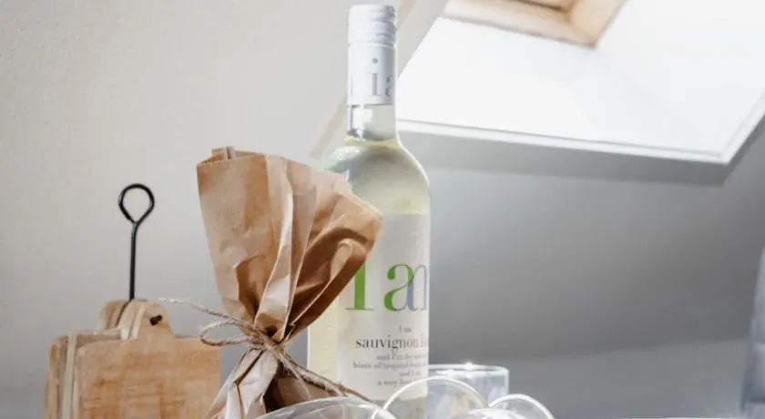 99 Lifestyle Suite - Image 1