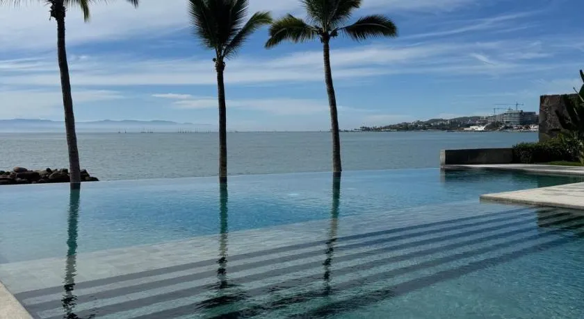 Arama Bay Relaxation, Luxury and Elegance by the Sea - Image 1