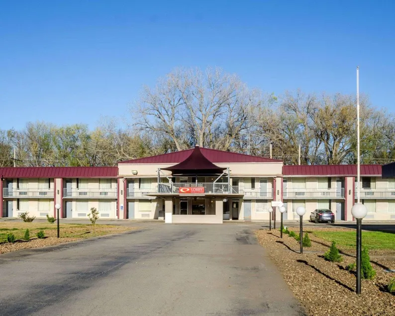SureStay Hotel - Image 1